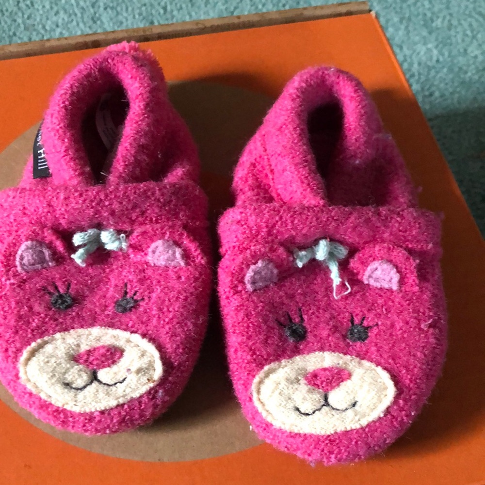 Woolen girl’s slippers